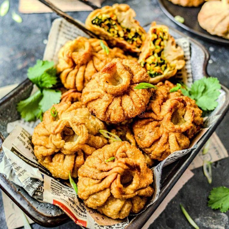 Masala Momo with Turmeric Dough