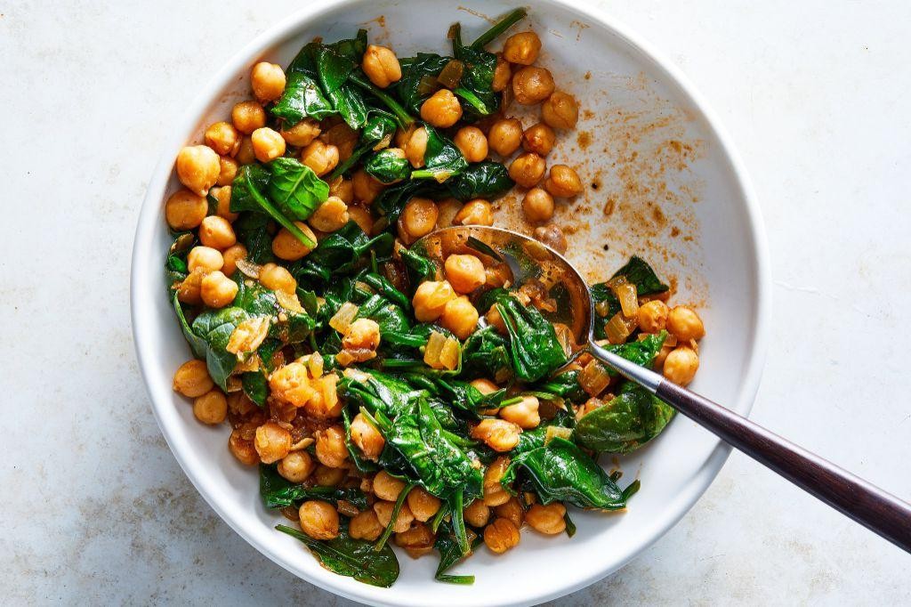 Mediterranean Chickpea and Spinach Wok