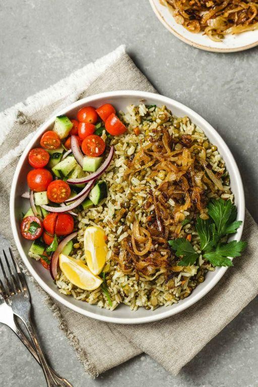 Mediterranean Mujadara with Olives and Lemon