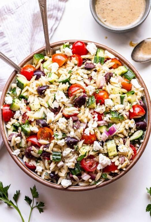 Mediterranean Orzo Salad with Kalamata Olives