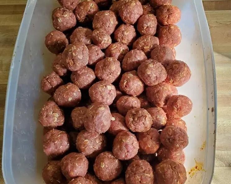 Mediterranean-Style Satin Balls