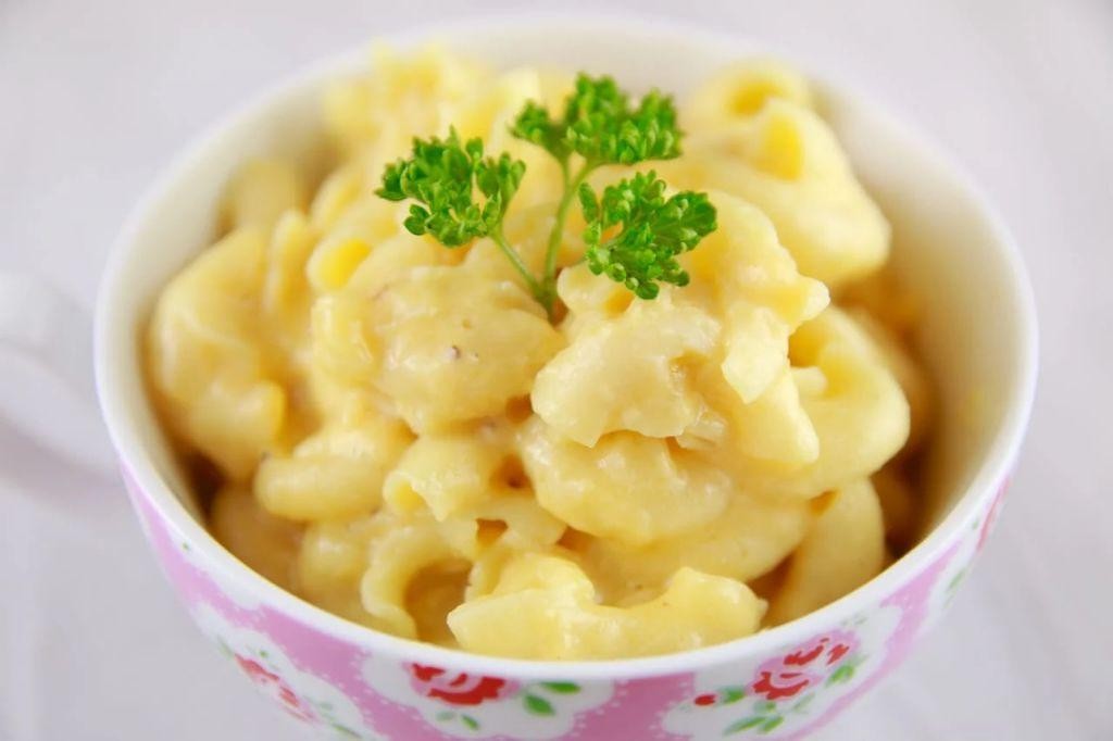 Microwave Mac and Cheese in a Mug