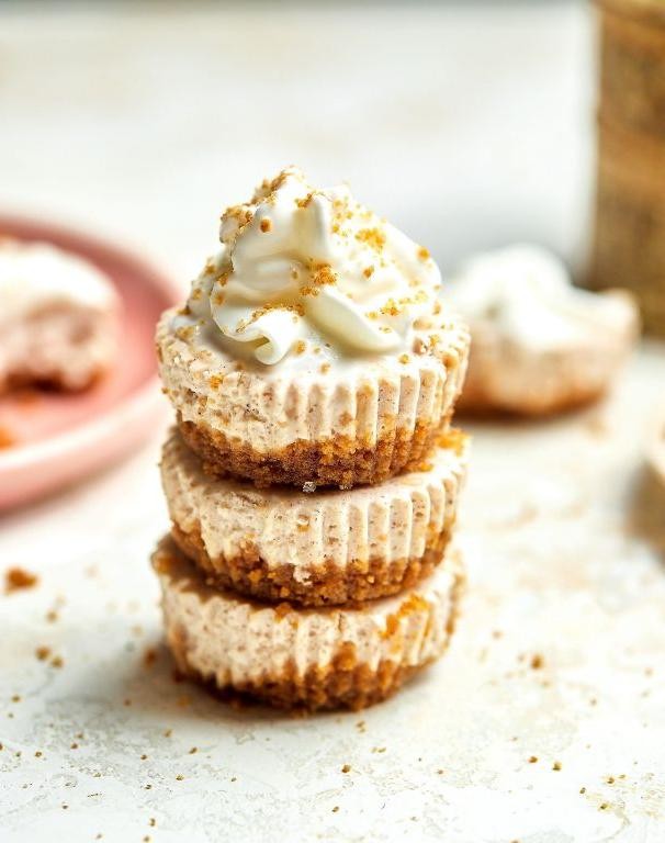 Mini Graham Cracker Crust Cheesecakes