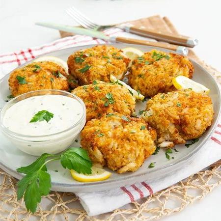 Mini crab cakes with lemon aioli