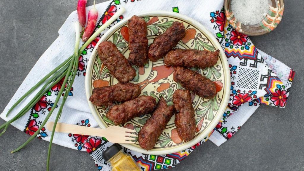Mititei (Grilled Minced Meat Rolls)