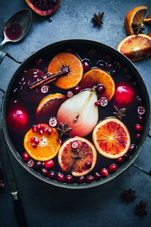 Mulled Wine with Citrus and Cloves