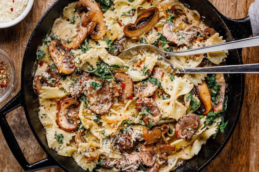 Mushroom and Spinach Chicken Parmesan Pasta