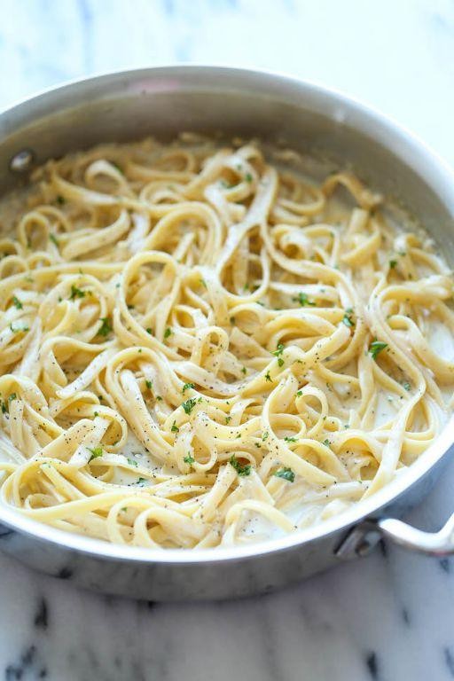One-Pot Creamy Garlic Parmesan Pasta