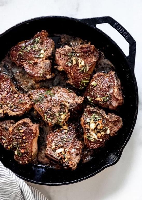 Pan-Seared Lamb Chops with Garlic