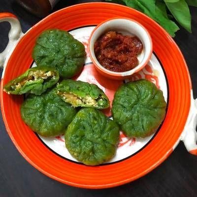 Paneer and Spinach Momo