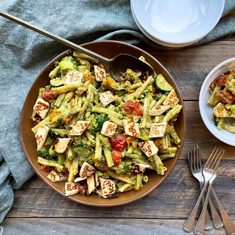 Pasta with Grilled Halloumi and Pesto