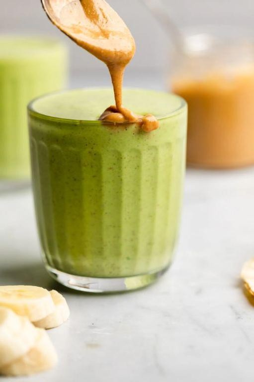Peanut Butter Banana Smoothie with Spinach