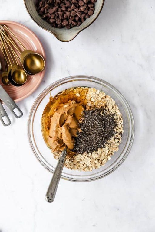 Peanut Butter Chia Seed Energy Bars