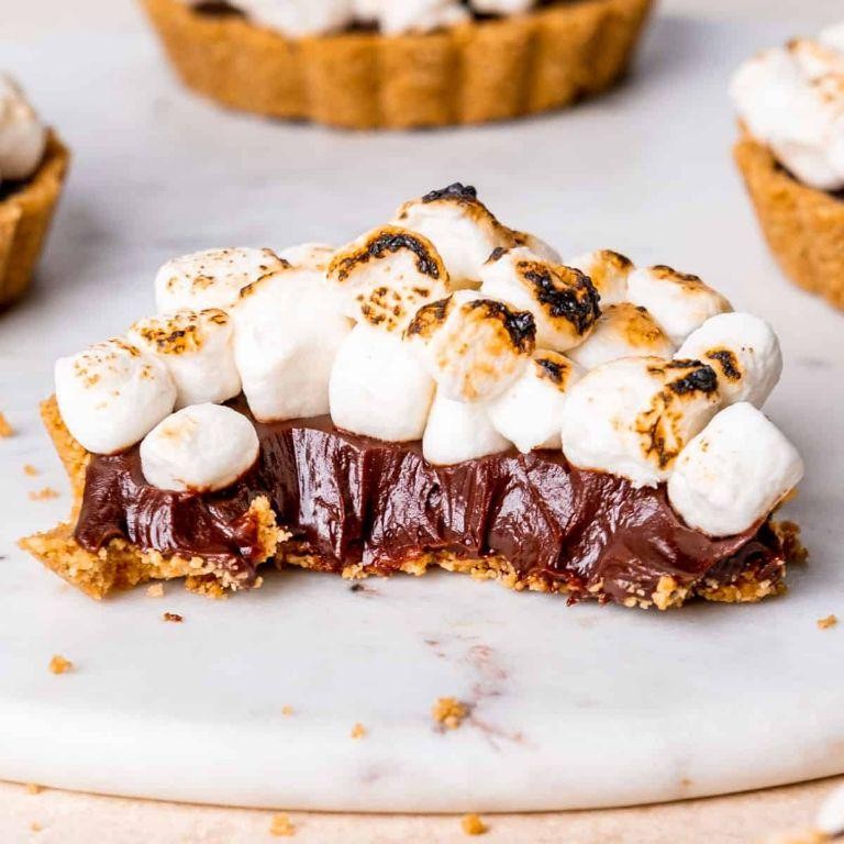 Peanut Butter Chocolate Mini Graham Tarts