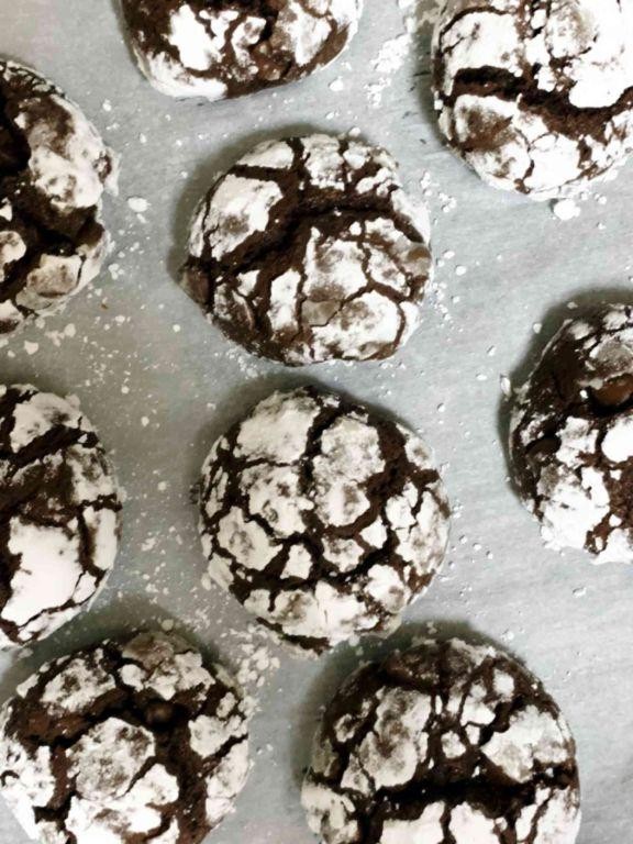 Peppermint Chocolate Crinkle Cookies