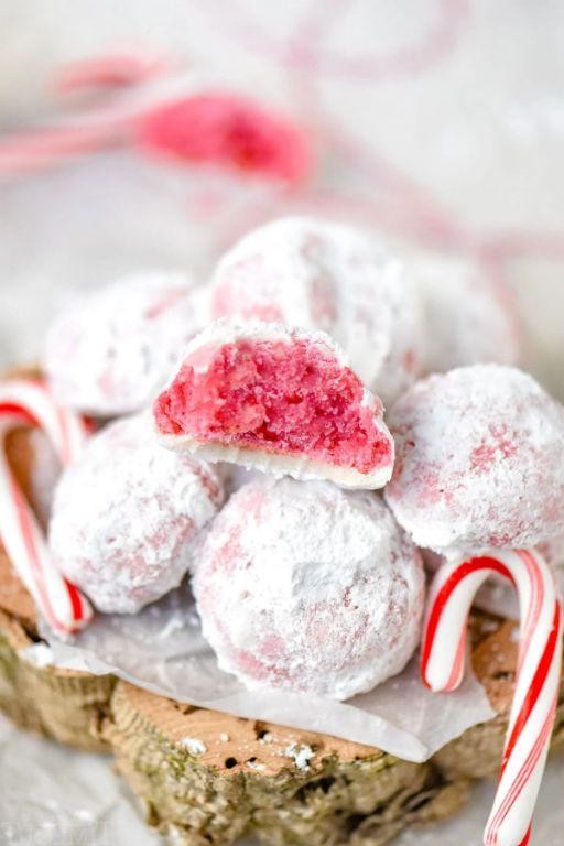 Peppermint Snowball Cookies for the Holidays