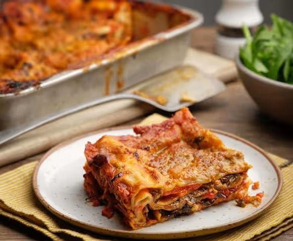 Pesto and Sun-Dried Tomato Lasagna Casserole