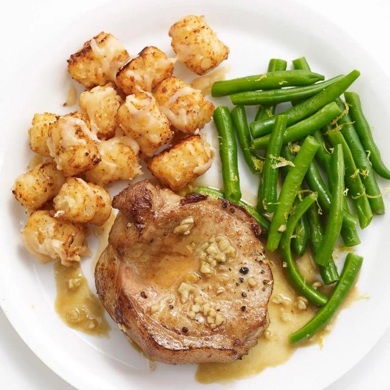 Pork Chops with Garlic Parmesan Green Beans
