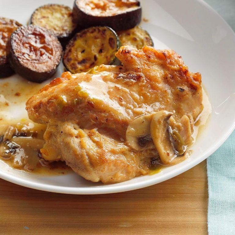 Pressure Cooked Chicken Thighs in Red Wine Reduction