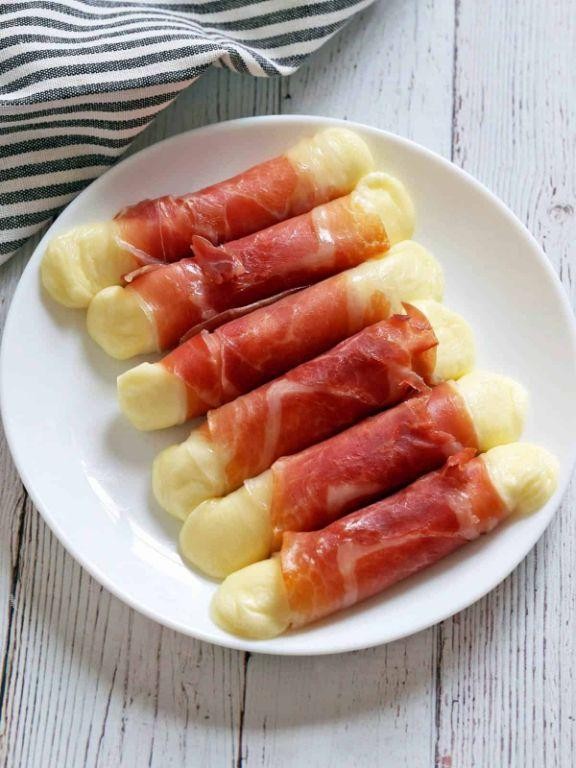 Prosciutto-Wrapped Mozzarella Spedini