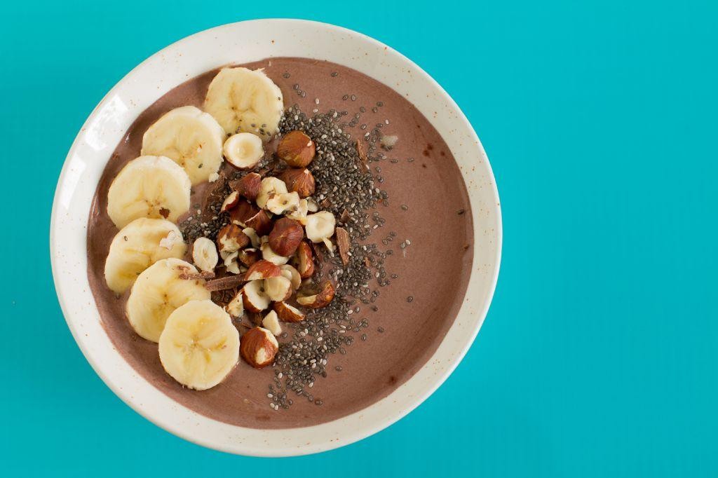 Protein-packed chocolate banana smoothie bowl