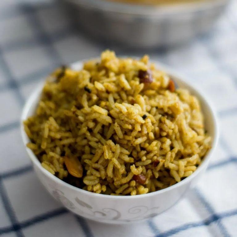 Puliyodarai Rice with Tamarind and Spices