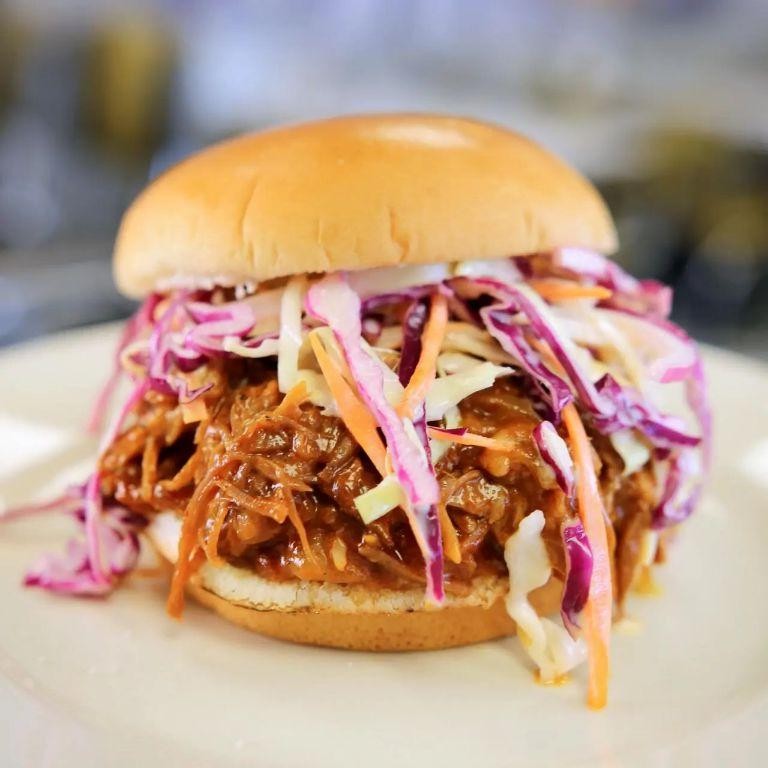 Pulled pork sliders with coleslaw