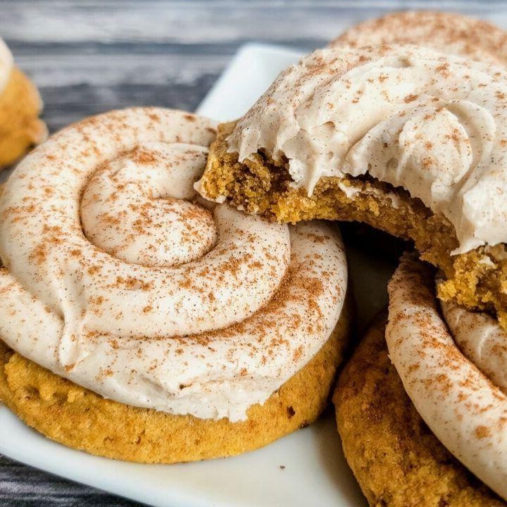 Pumpkin Spice Crumbl Cookies