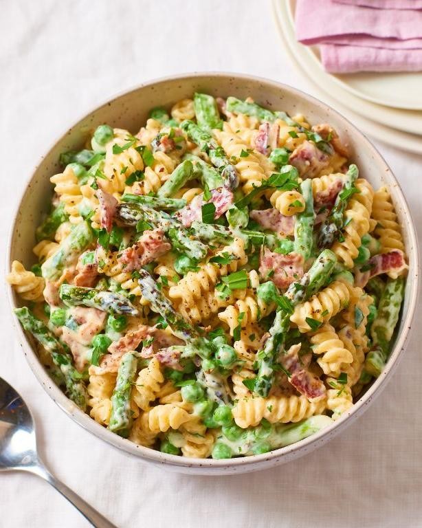 Quick Asparagus and Bacon Pasta