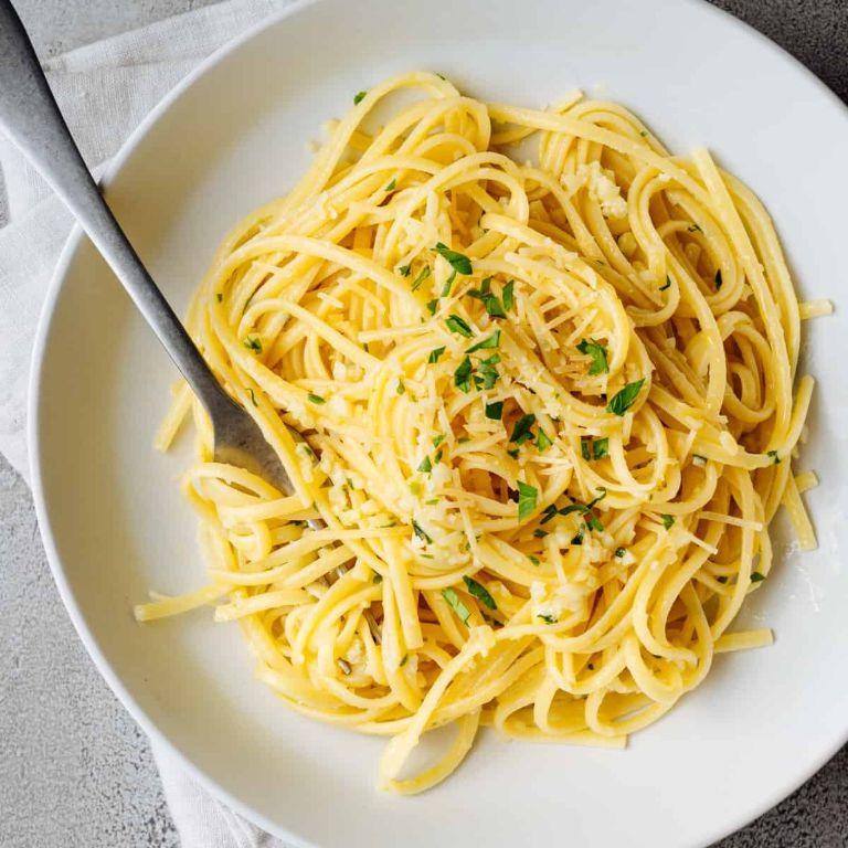 Quick Garlic Butter Noodles