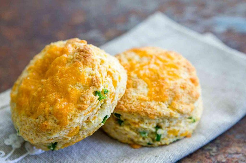 Quick Jalapeno Cheddar Biscuits