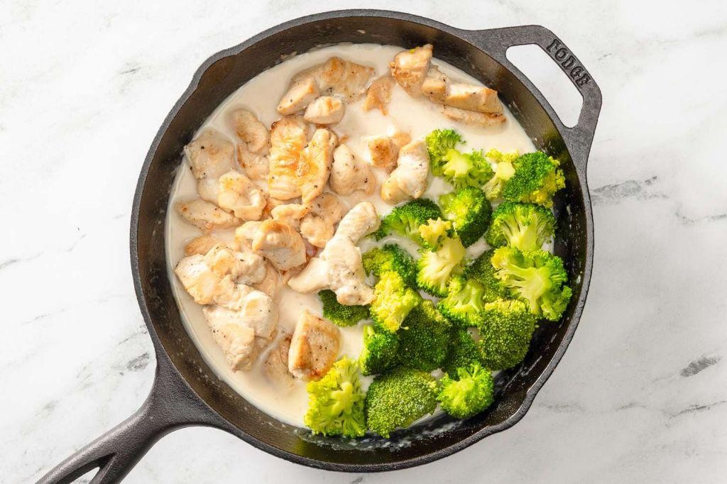 Quick Weeknight Chicken Divan Skillet