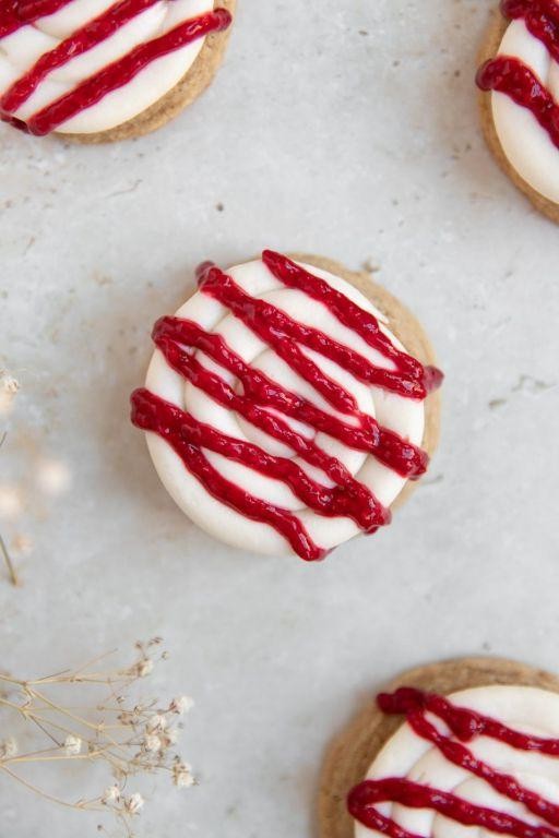 Raspberry Cheesecake Crumbl Cookies