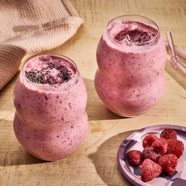 Raspberry Chia Seed Smoothie