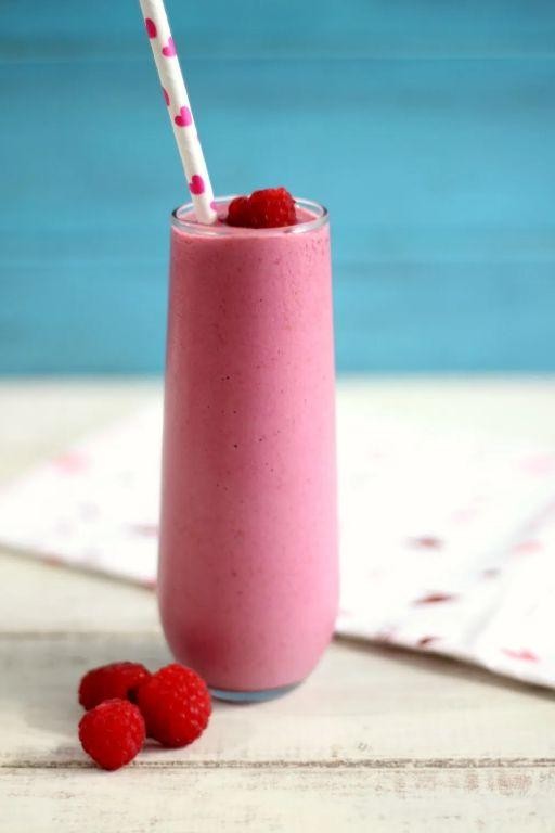 Raspberry Vanilla Yogurt Smoothie