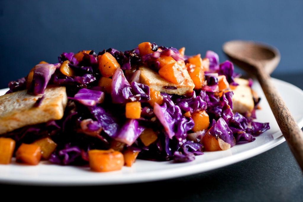 Red Cabbage Stir-Fry with Tofu