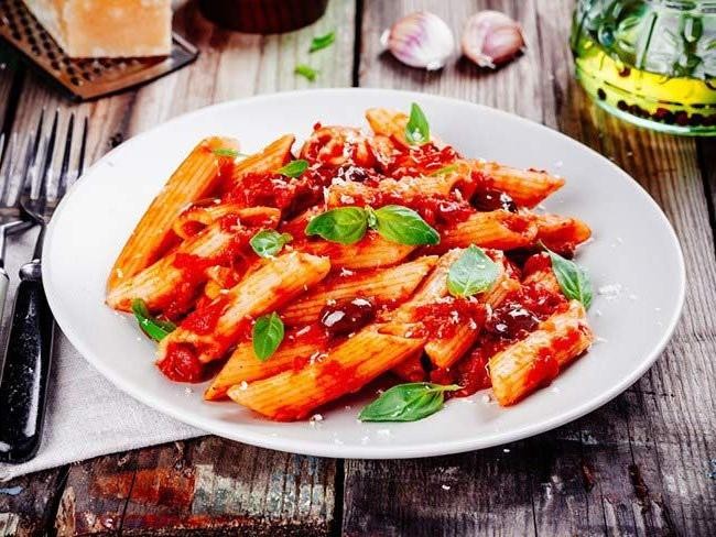 Red Lentil Pasta with Roasted Red Pepper Sauce