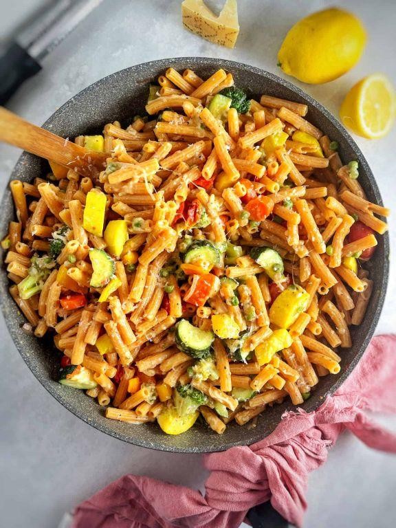 Red Lentil Pasta with Zucchini and Lemon
