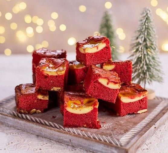 Red Velvet Blondies