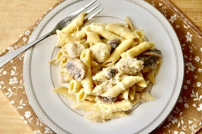 Roasted Garlic Chicken Mushroom Pasta
