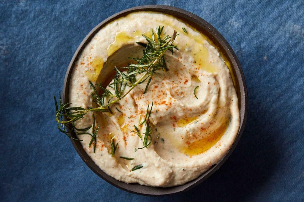 Roasted Garlic and White Bean Dip