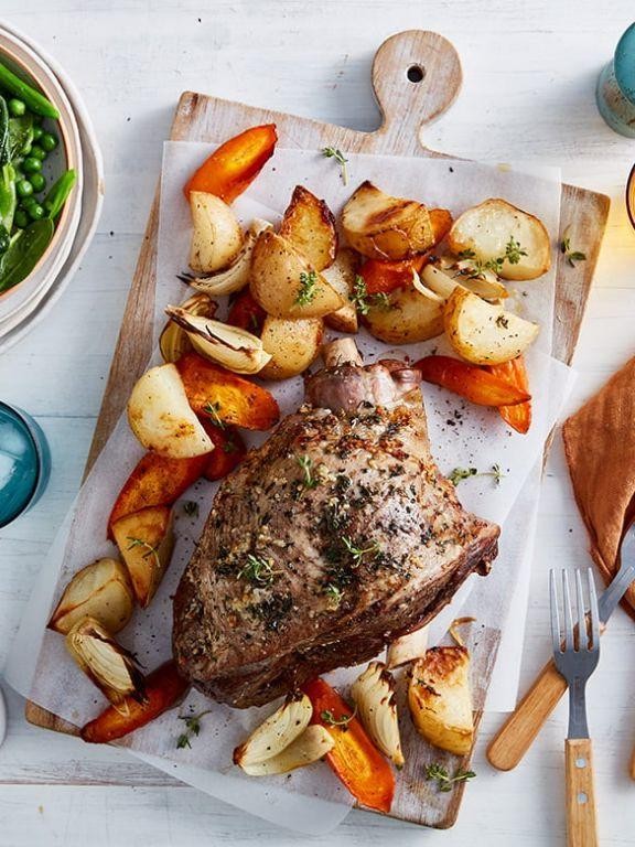 Roasted Leg of Lamb with Garlic and Thyme