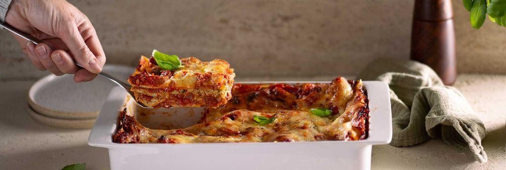 Roasted Red Pepper and Italian Sausage Lasagna Casserole