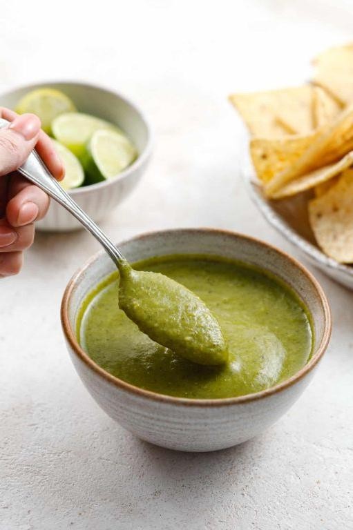 Simple Jalapeno Salsa Verde
