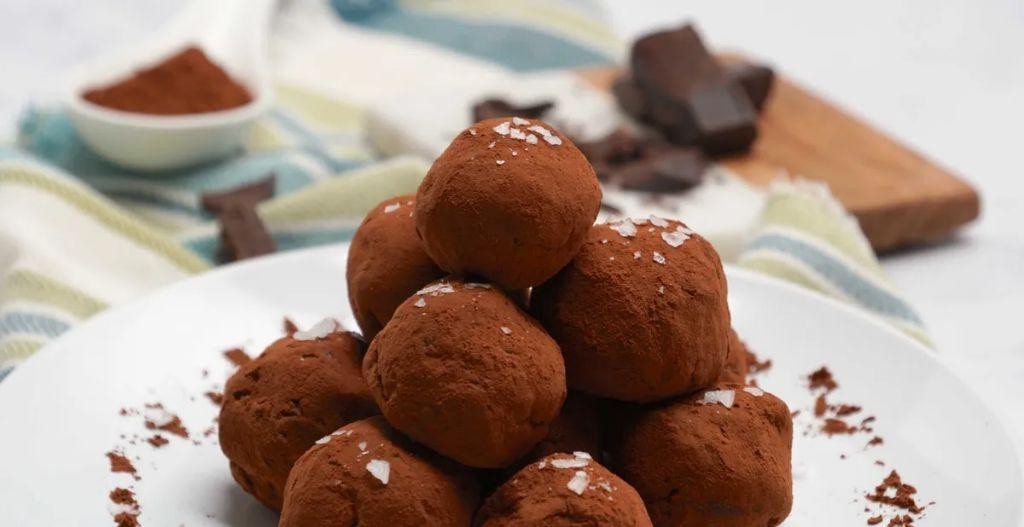 Simple Keto Salted Caramel Truffles