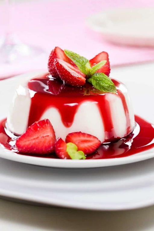 Simple Keto Vanilla Panna Cotta