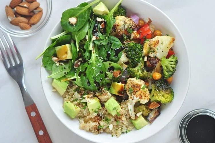 Skinny Girl Weight Watchers Quinoa and Veggie Bowl
