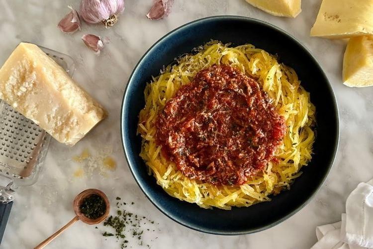 Slow Carb Spaghetti Squash with Marinara Sauce