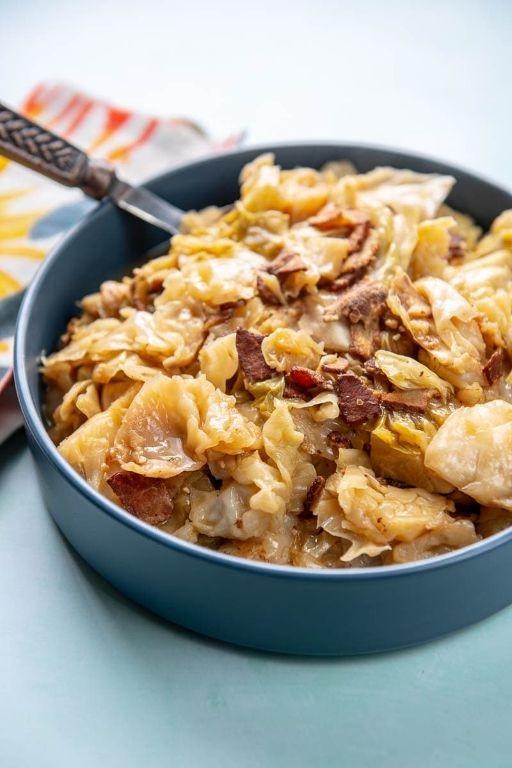 Slow Cooker Cabbage Soup with Bacon