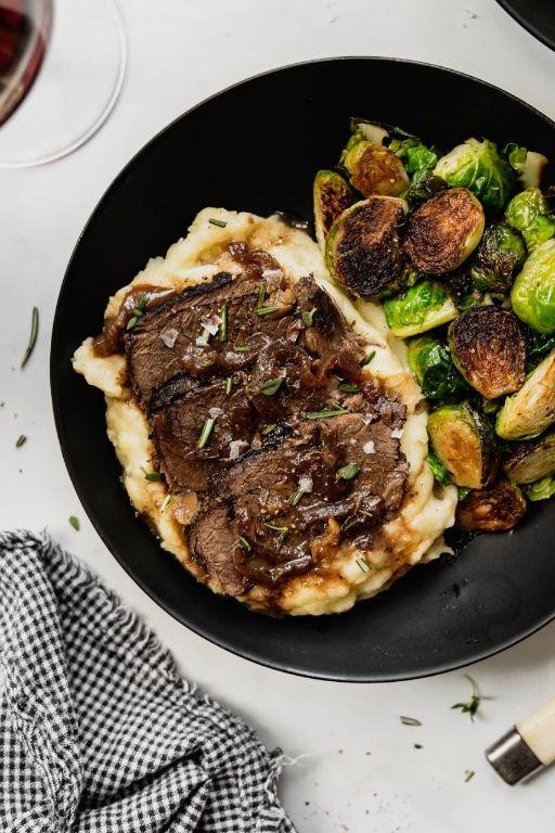 Slow-Cooked Venison Round Steak in Red Wine Sauce